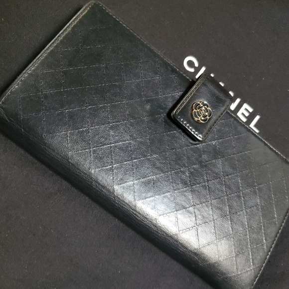 CHANEL Camellia Long Hook Wallet - Picture 7 of 16
